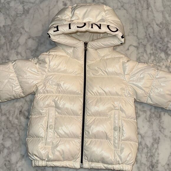MONCLER WHITE UNISEX HOODED DOWN JACKET 3Y - Picture 1 of 17